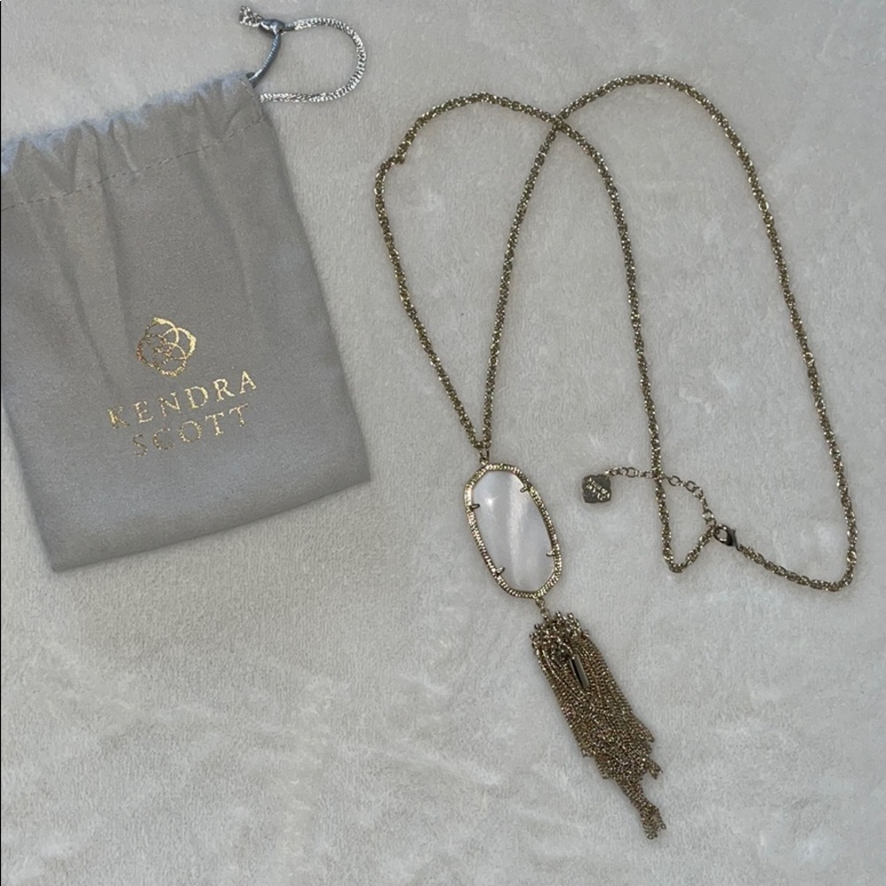 Kendra Scott Long necklace